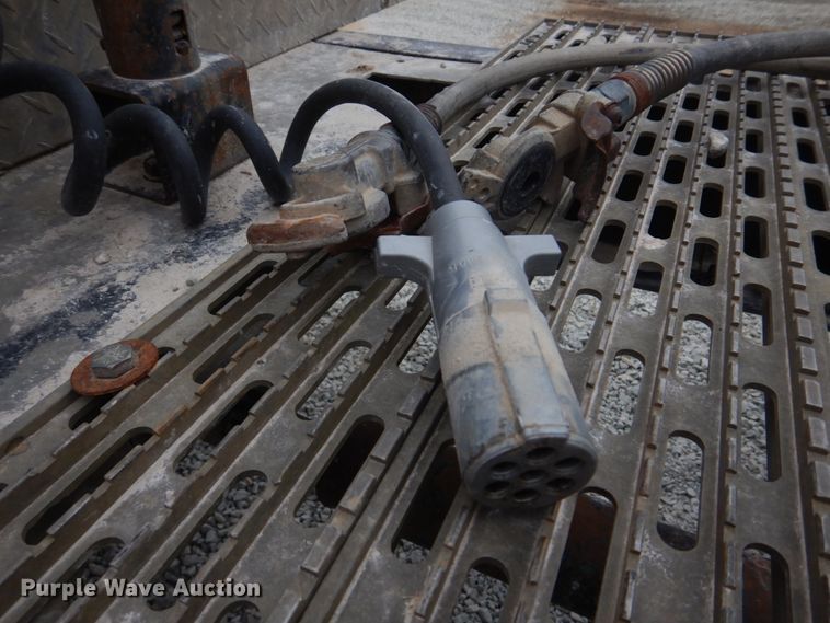 image for item DH8202 1986 International 9370  semi truck