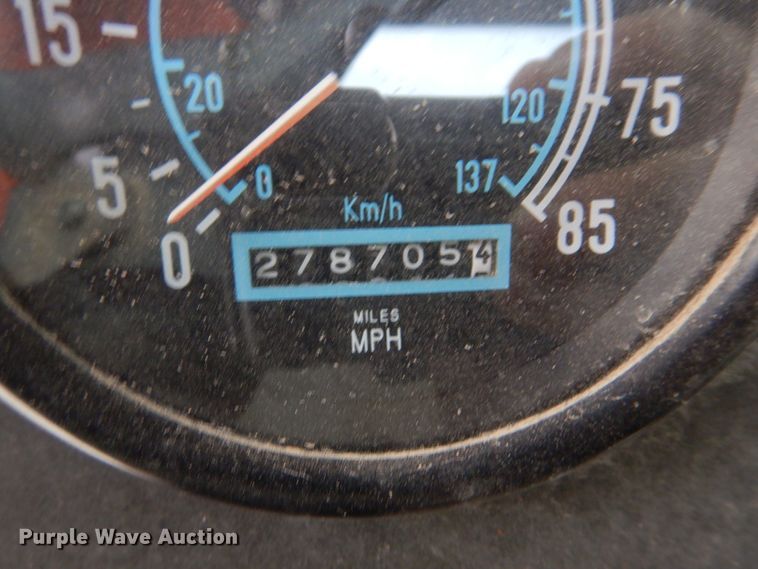 image for item DH8202 1986 International 9370  semi truck