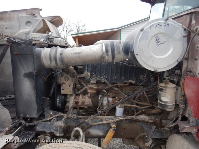 image for item DH8202 1986 International 9370  semi truck