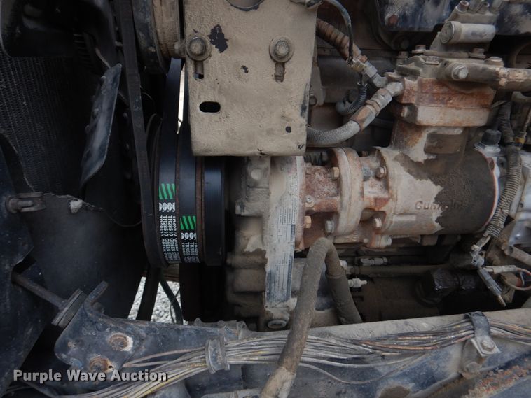 image for item DH8202 1986 International 9370  semi truck