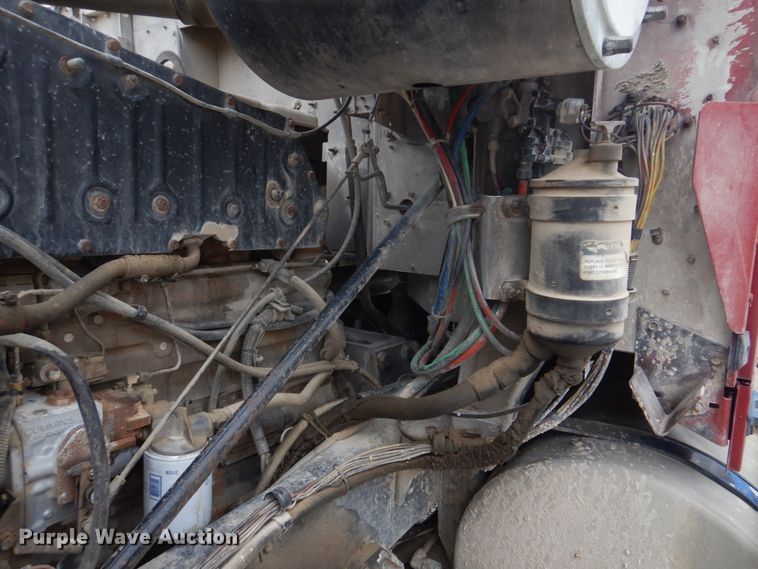 image for item DH8202 1986 International 9370  semi truck