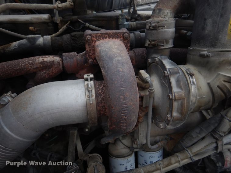 image for item DH8202 1986 International 9370  semi truck