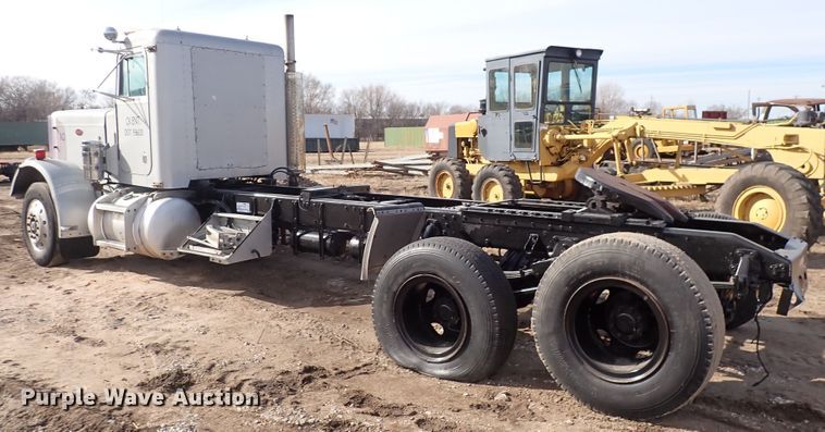 image for item DI1829 1987 Peterbilt 359  semi truck