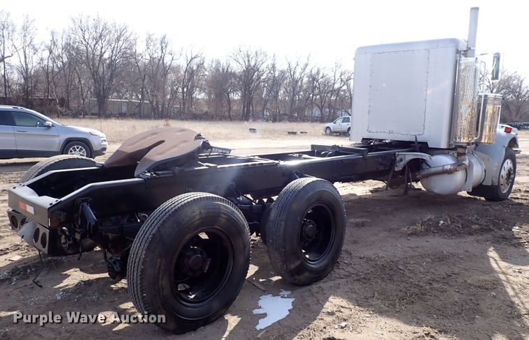 image for item DI1829 1987 Peterbilt 359  semi truck