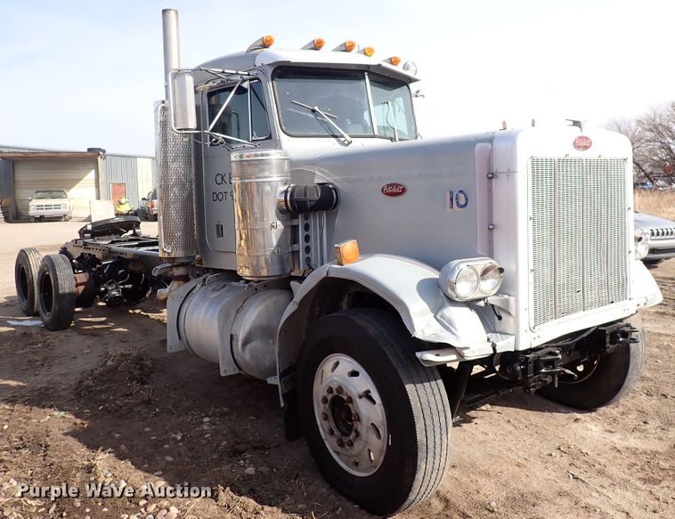 image for item DI1829 1987 Peterbilt 359  semi truck