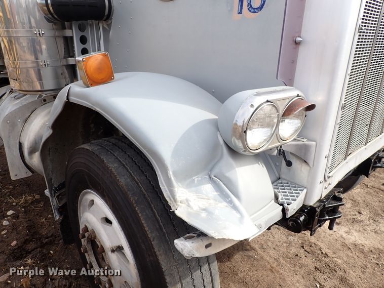 image for item DI1829 1987 Peterbilt 359  semi truck