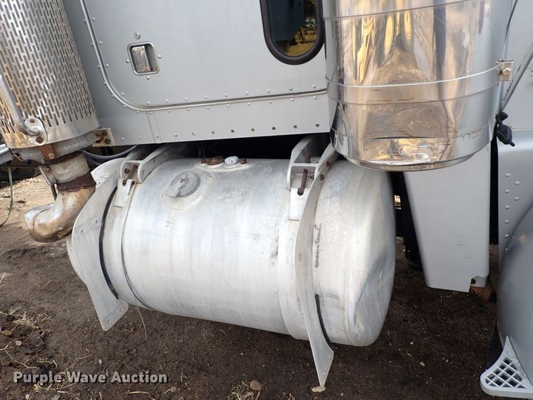 image for item DI1829 1987 Peterbilt 359  semi truck