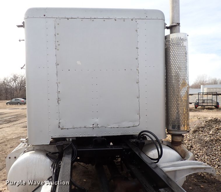 image for item DI1829 1987 Peterbilt 359  semi truck