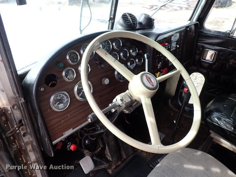 image for item DI1829 1987 Peterbilt 359  semi truck