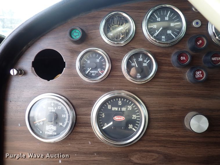 image for item DI1829 1987 Peterbilt 359  semi truck