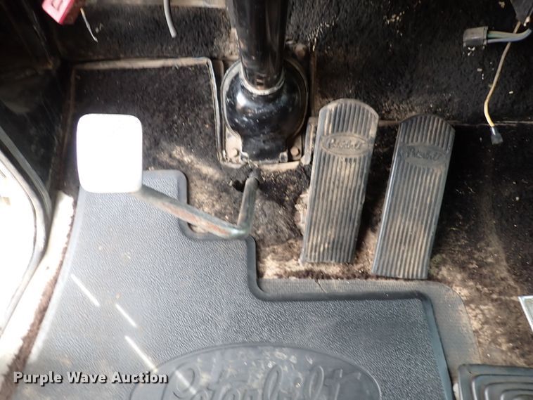 image for item DI1829 1987 Peterbilt 359  semi truck