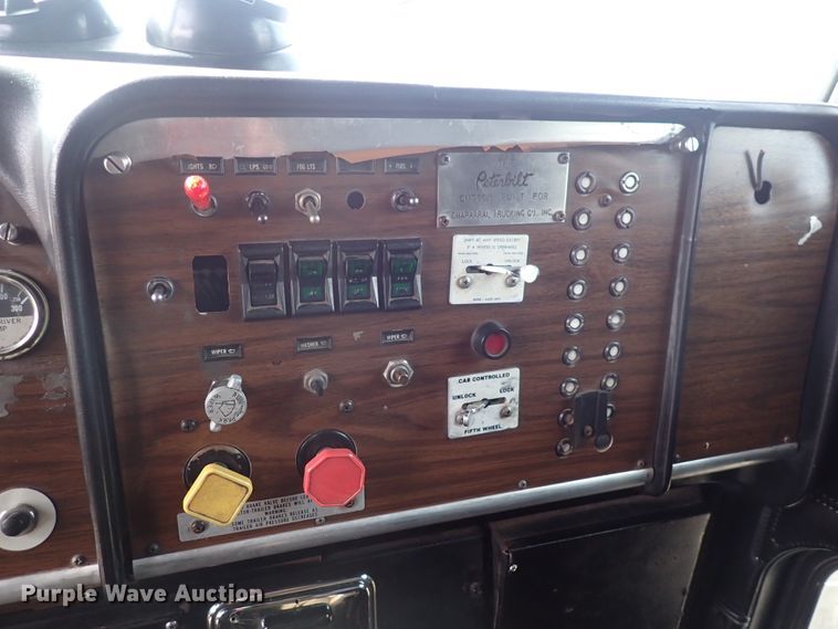 image for item DI1829 1987 Peterbilt 359  semi truck