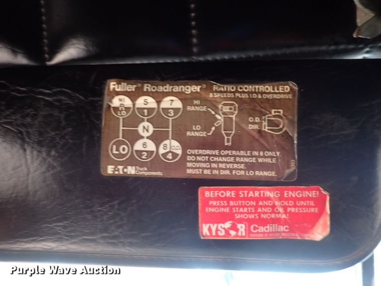 image for item DI1829 1987 Peterbilt 359  semi truck