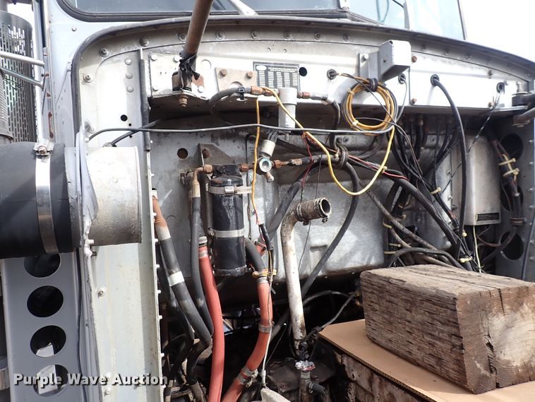 image for item DI1829 1987 Peterbilt 359  semi truck