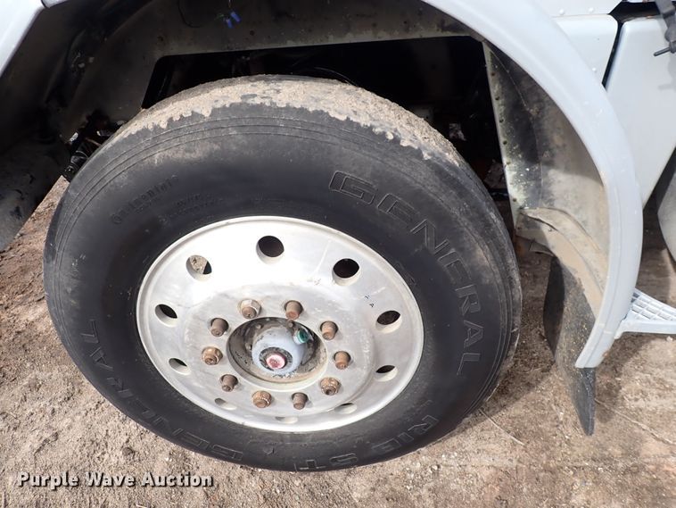 image for item DI1829 1987 Peterbilt 359  semi truck