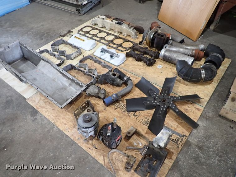 image for item DI1829 1987 Peterbilt 359  semi truck