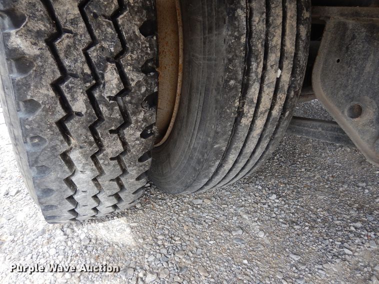 image for item DI8695 2013 Viking  drop deck equipment trailer