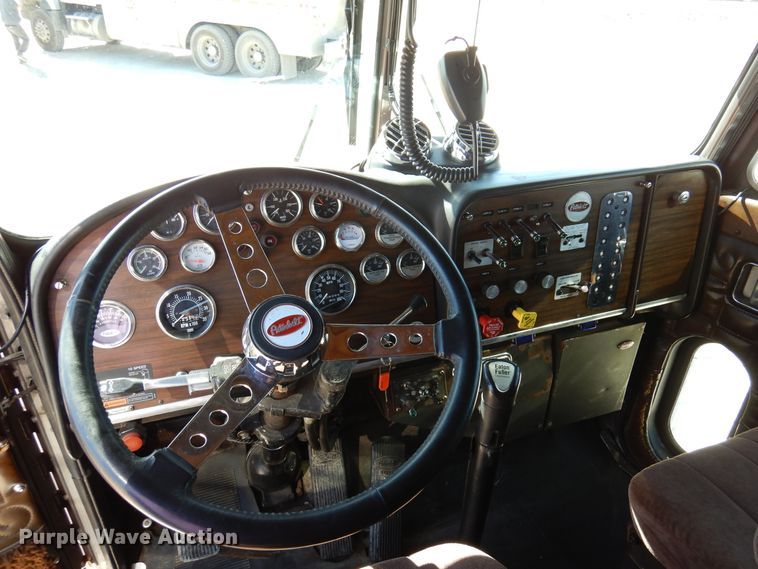 image for item DJ0810 1984 Peterbilt 359  semi truck