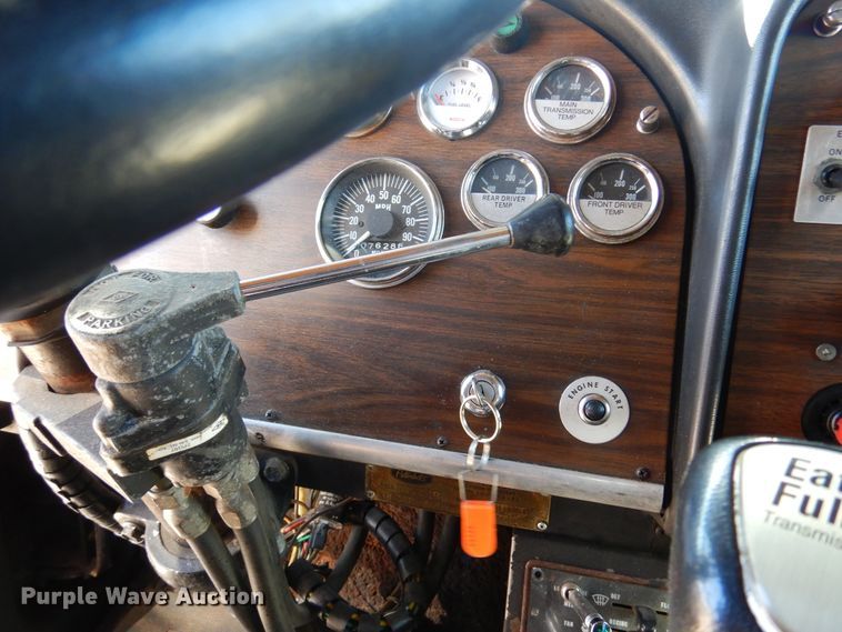 image for item DJ0810 1984 Peterbilt 359  semi truck