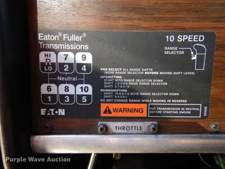 image for item DJ0810 1984 Peterbilt 359  semi truck