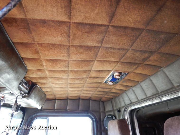 image for item DJ0810 1984 Peterbilt 359  semi truck