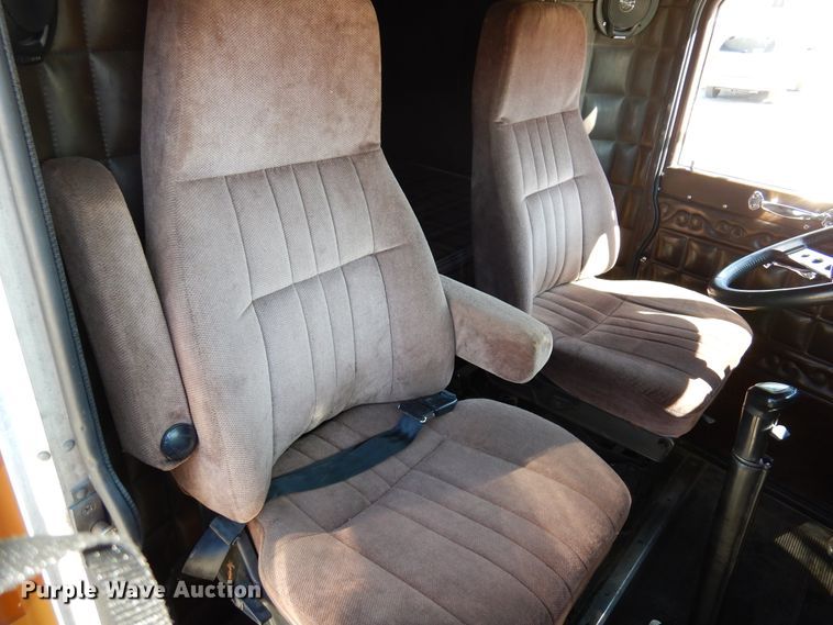 image for item DJ0810 1984 Peterbilt 359  semi truck