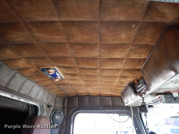 image for item DJ0810 1984 Peterbilt 359  semi truck