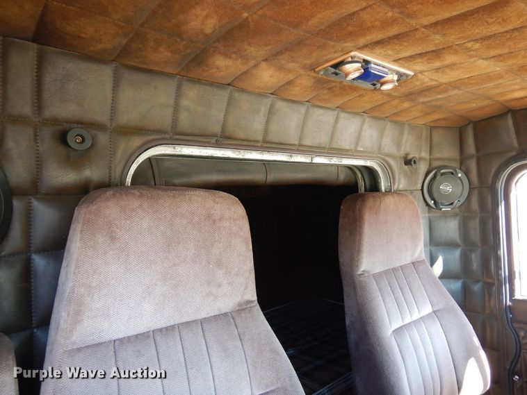 image for item DJ0810 1984 Peterbilt 359  semi truck