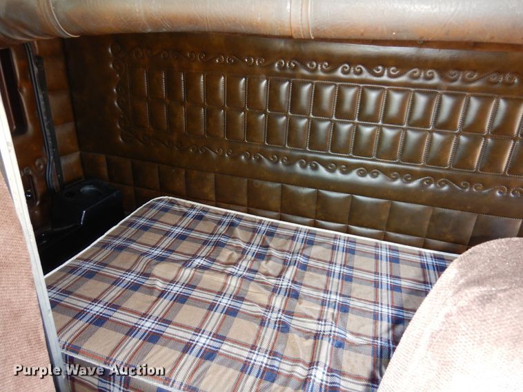 image for item DJ0810 1984 Peterbilt 359  semi truck