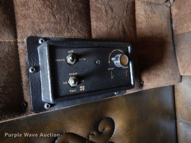 image for item DJ0810 1984 Peterbilt 359  semi truck