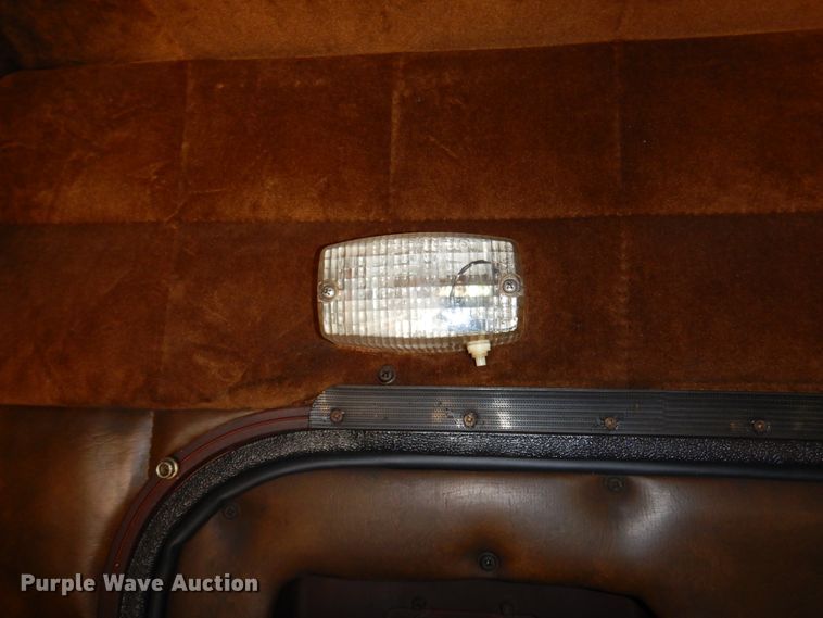 image for item DJ0810 1984 Peterbilt 359  semi truck