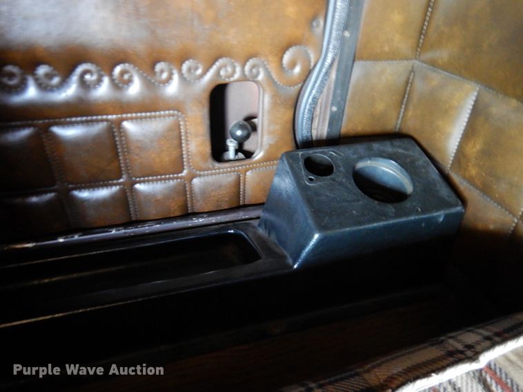 image for item DJ0810 1984 Peterbilt 359  semi truck