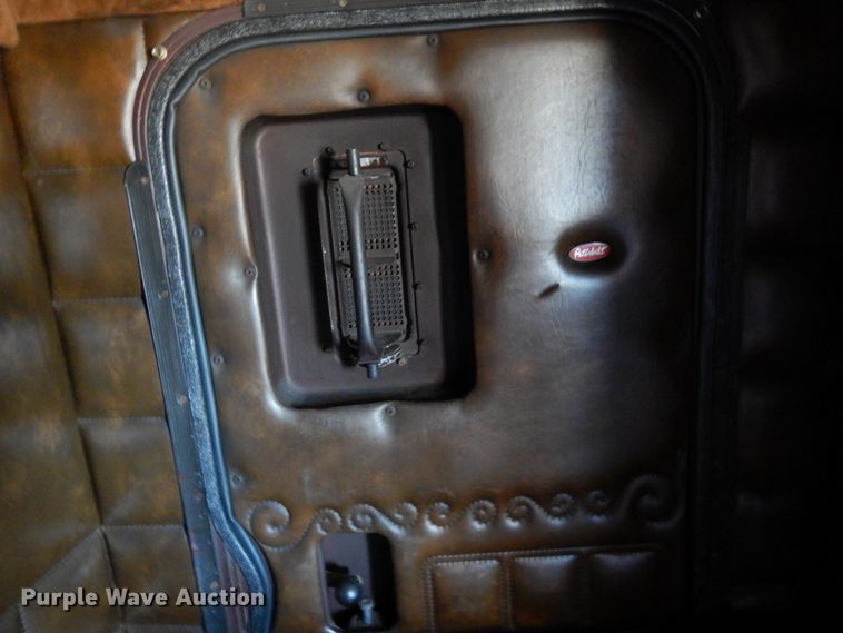 image for item DJ0810 1984 Peterbilt 359  semi truck