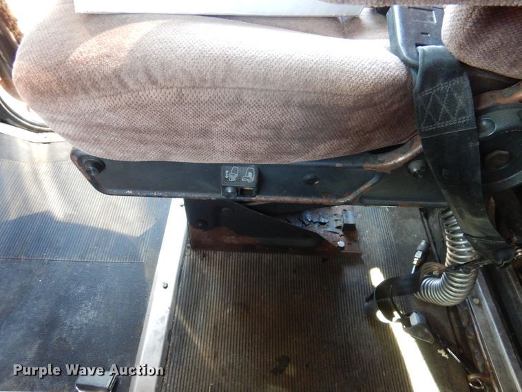 image for item DJ0810 1984 Peterbilt 359  semi truck