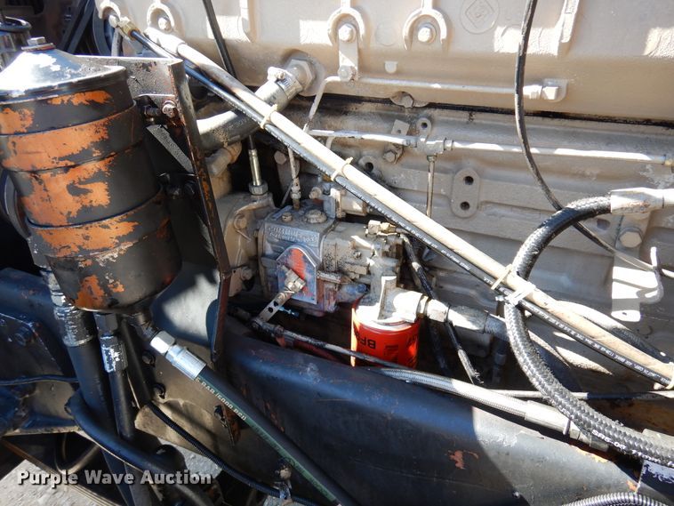 image for item DJ0810 1984 Peterbilt 359  semi truck