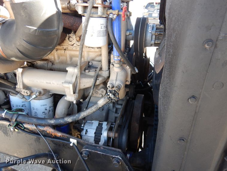 image for item DJ0810 1984 Peterbilt 359  semi truck