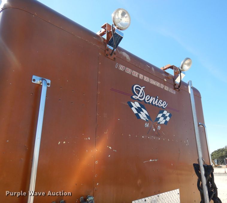 image for item DJ0810 1984 Peterbilt 359  semi truck