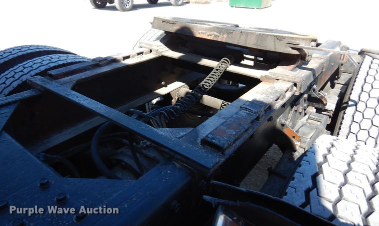 image for item DJ0810 1984 Peterbilt 359  semi truck