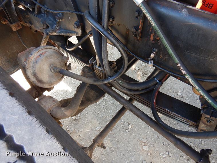 image for item DJ0810 1984 Peterbilt 359  semi truck