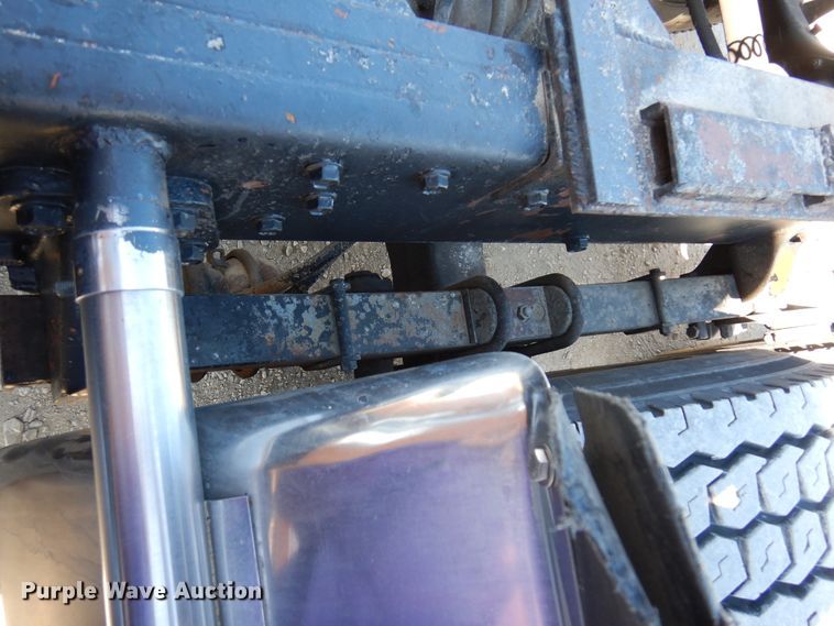 image for item DJ0810 1984 Peterbilt 359  semi truck