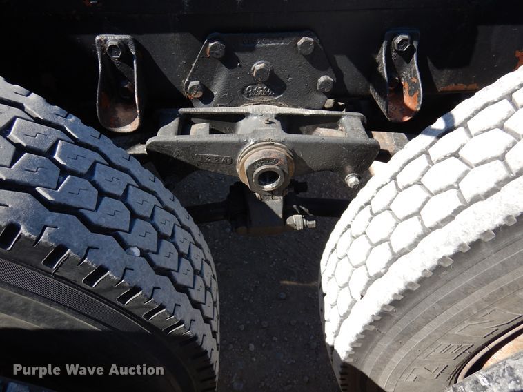 image for item DJ0810 1984 Peterbilt 359  semi truck