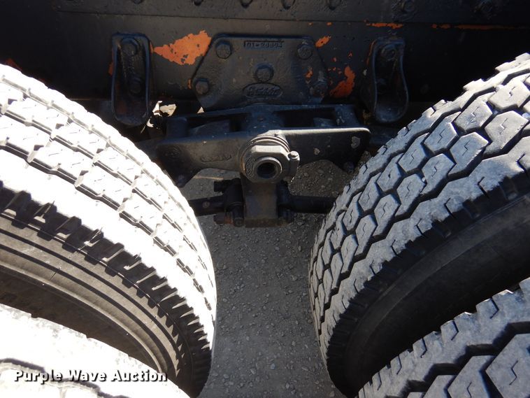 image for item DJ0810 1984 Peterbilt 359  semi truck