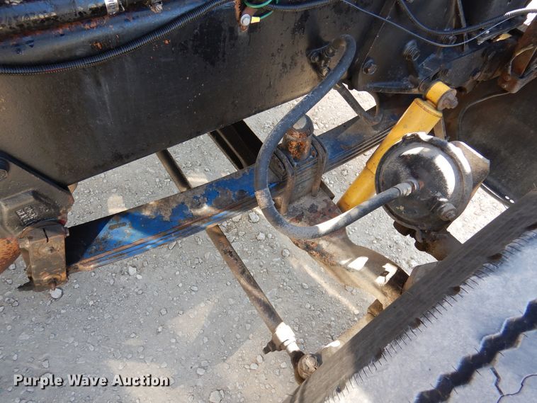 image for item DJ0810 1984 Peterbilt 359  semi truck