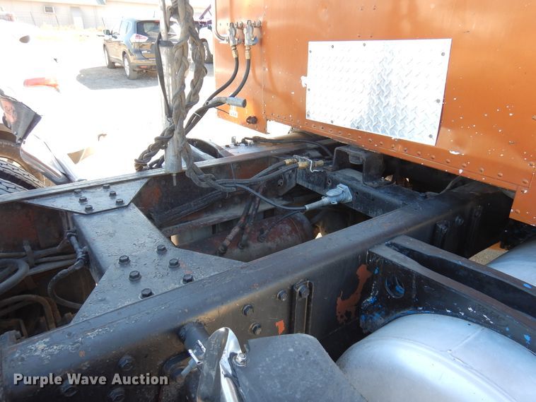 image for item DJ0810 1984 Peterbilt 359  semi truck