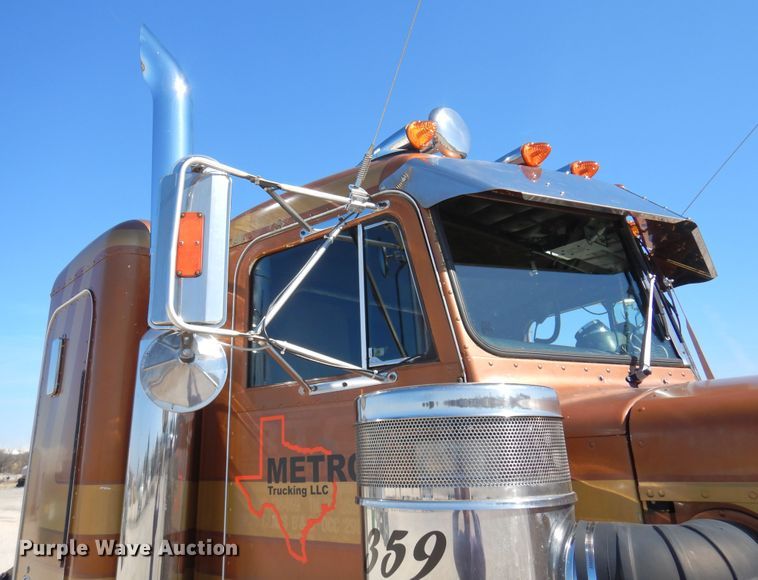image for item DJ0810 1984 Peterbilt 359  semi truck