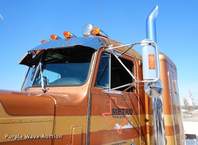 image for item DJ0810 1984 Peterbilt 359  semi truck