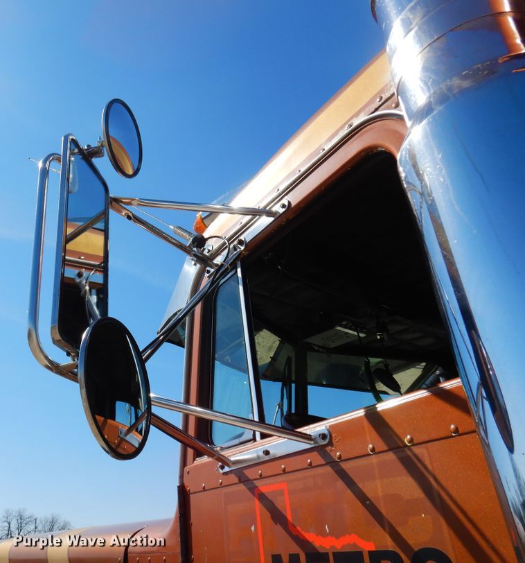 image for item DJ0810 1984 Peterbilt 359  semi truck