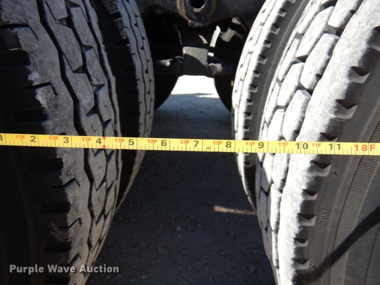 image for item DJ0810 1984 Peterbilt 359  semi truck