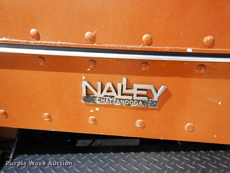 image for item DJ0810 1984 Peterbilt 359  semi truck