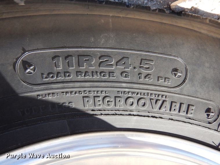 image for item DJ0810 1984 Peterbilt 359  semi truck